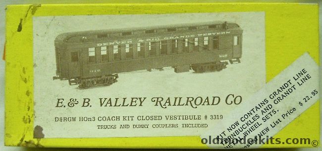 E&B Valley Railroad Co 1/87 D&RGW 319 Coach Closed Vestibule With Trucks And Walthers Working Diaphragm - HO / HOn3 Narrow Gauge, 3319 plastic model kit
